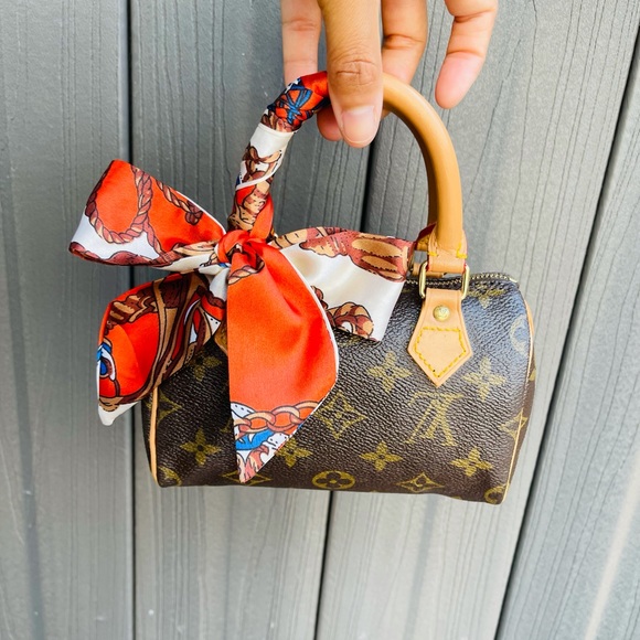 LOUIS VUITTON Monogram Mini Speedy Hand Bag - Picture 3 of 16